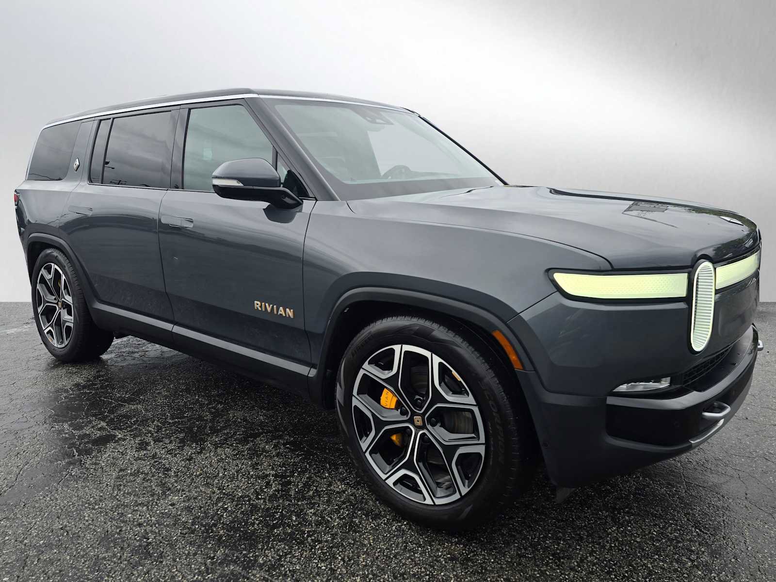 Used 2023 Rivian R1S Adventure image 7