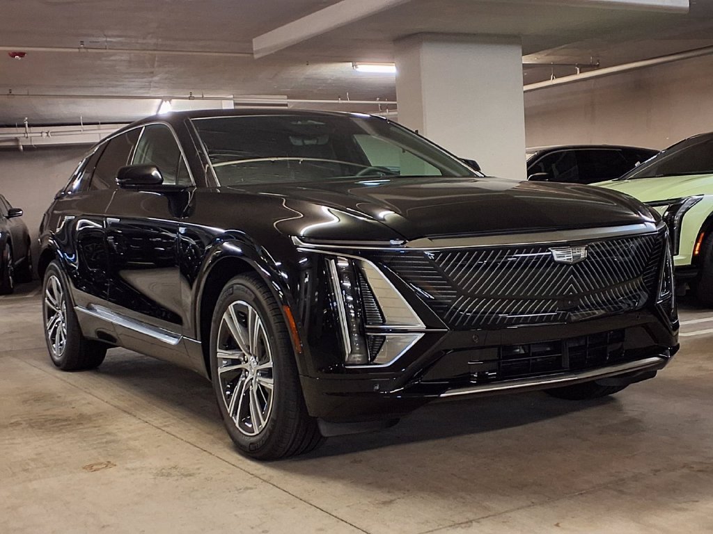 New 2027 Cadillac Lyriq Premium Luxury RWD image 3