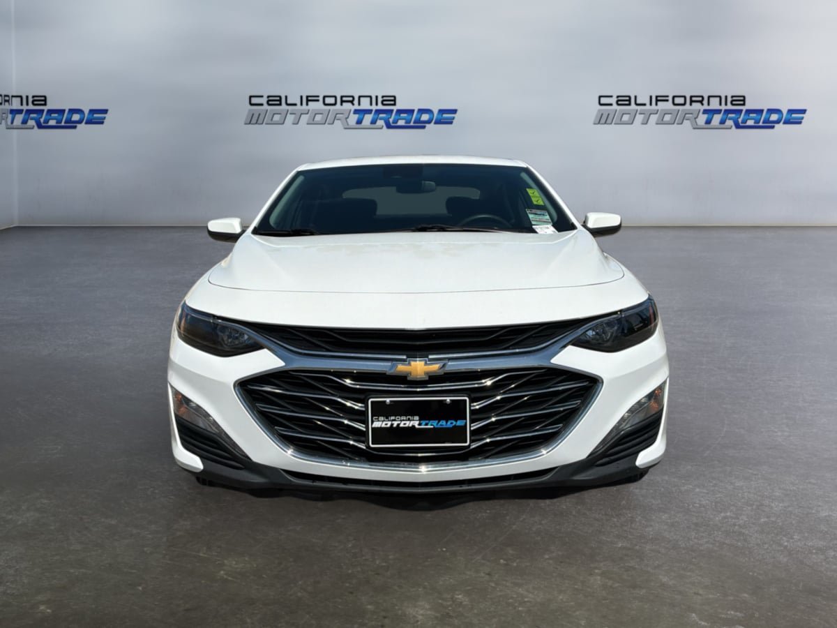 Used 2024 Chevrolet Malibu LT FWD image 2
