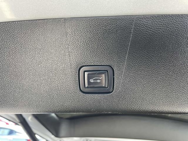 Used 2022 Chevrolet Traverse LT image 10