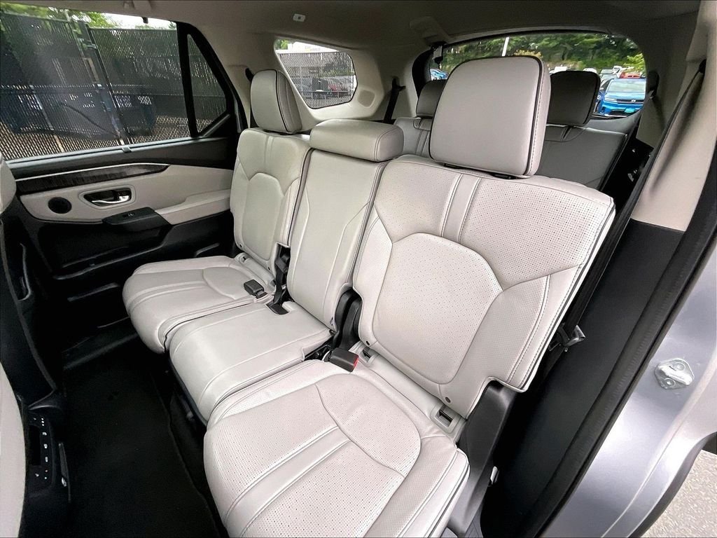 Used 2023 Honda Pilot Elite image 14