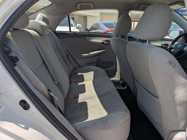 Used 2013 Toyota Corolla LE image 17