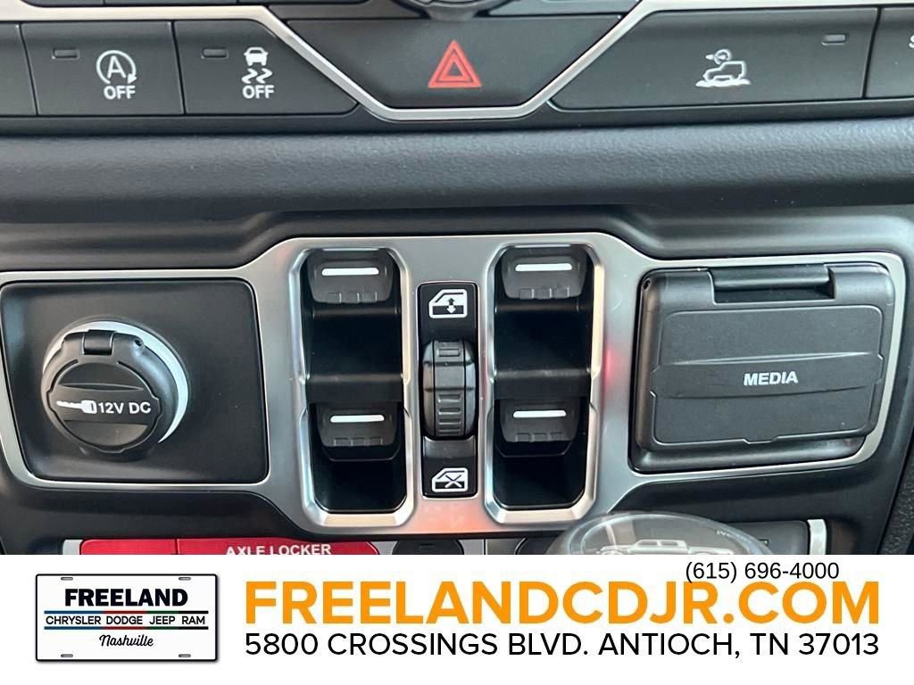 New 2025 Jeep Gladiator Mojave w/ Convenience Group image 27