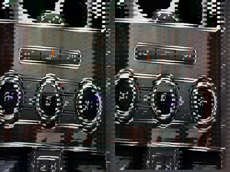 Used 2016 Land Rover Range Rover LWB SV Autobiography image 32