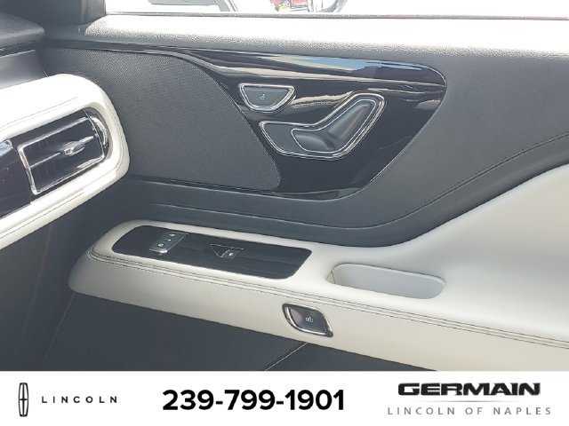 New 2025 Lincoln Aviator AWD image 27