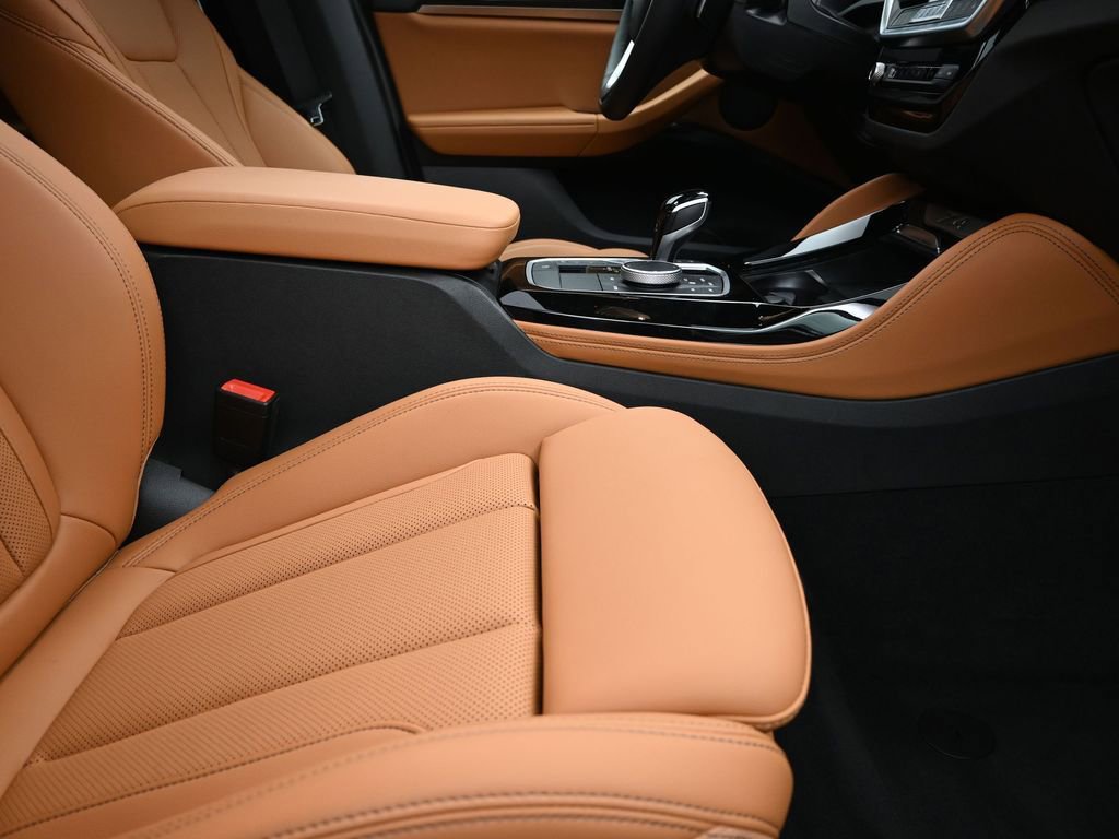 Certified 2025 BMW X4 xDrive30i image 24