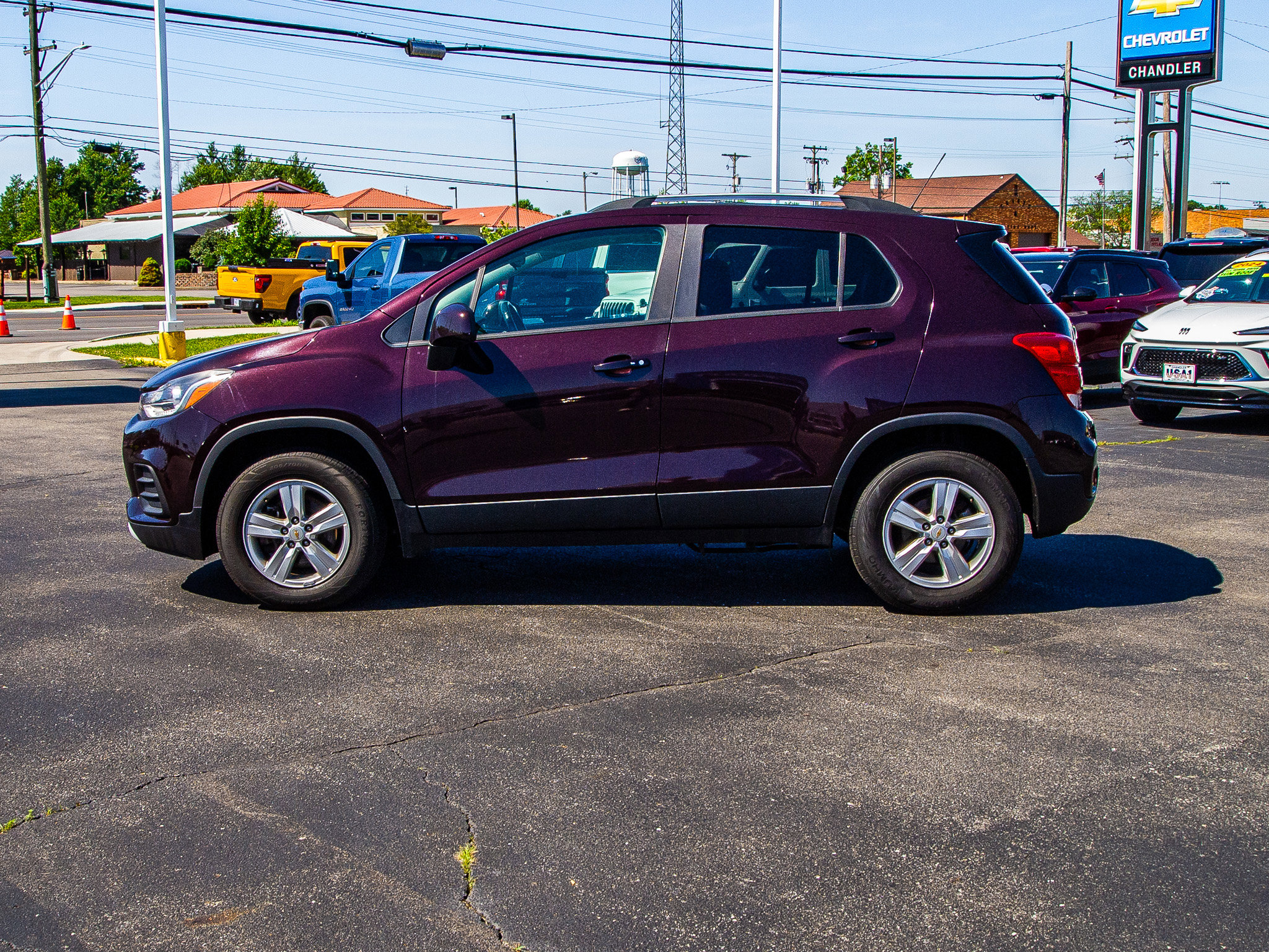 Used 2021 Chevrolet Trax LT w/ Premium Seat Package AWD/4WD image 4