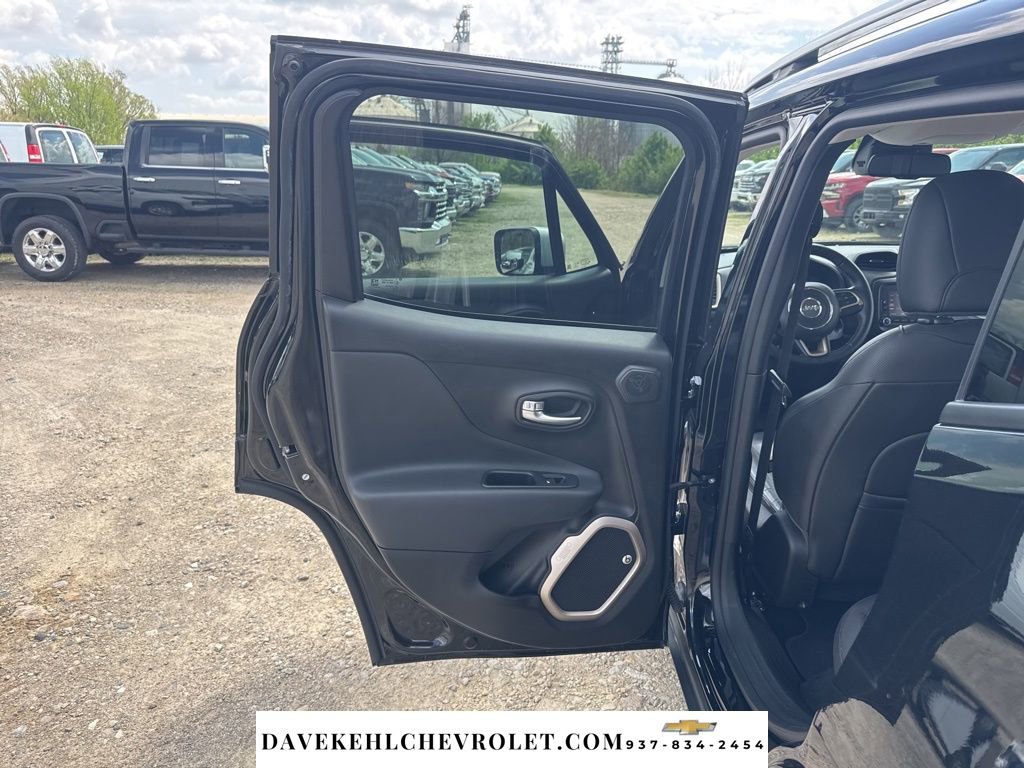 Used 2017 Jeep Renegade Limited image 29