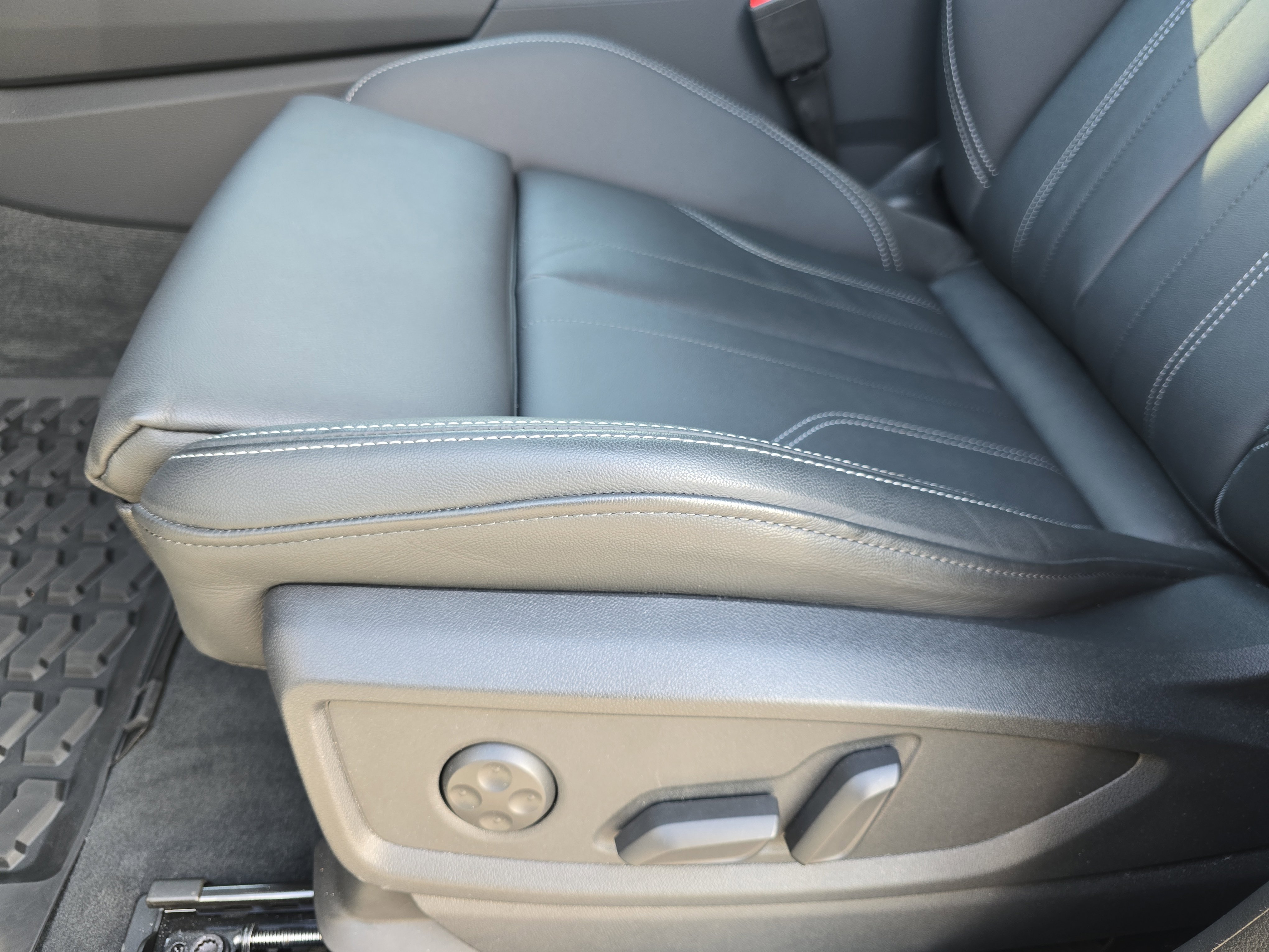 Used 2025 Audi Q5 e Premium image 29