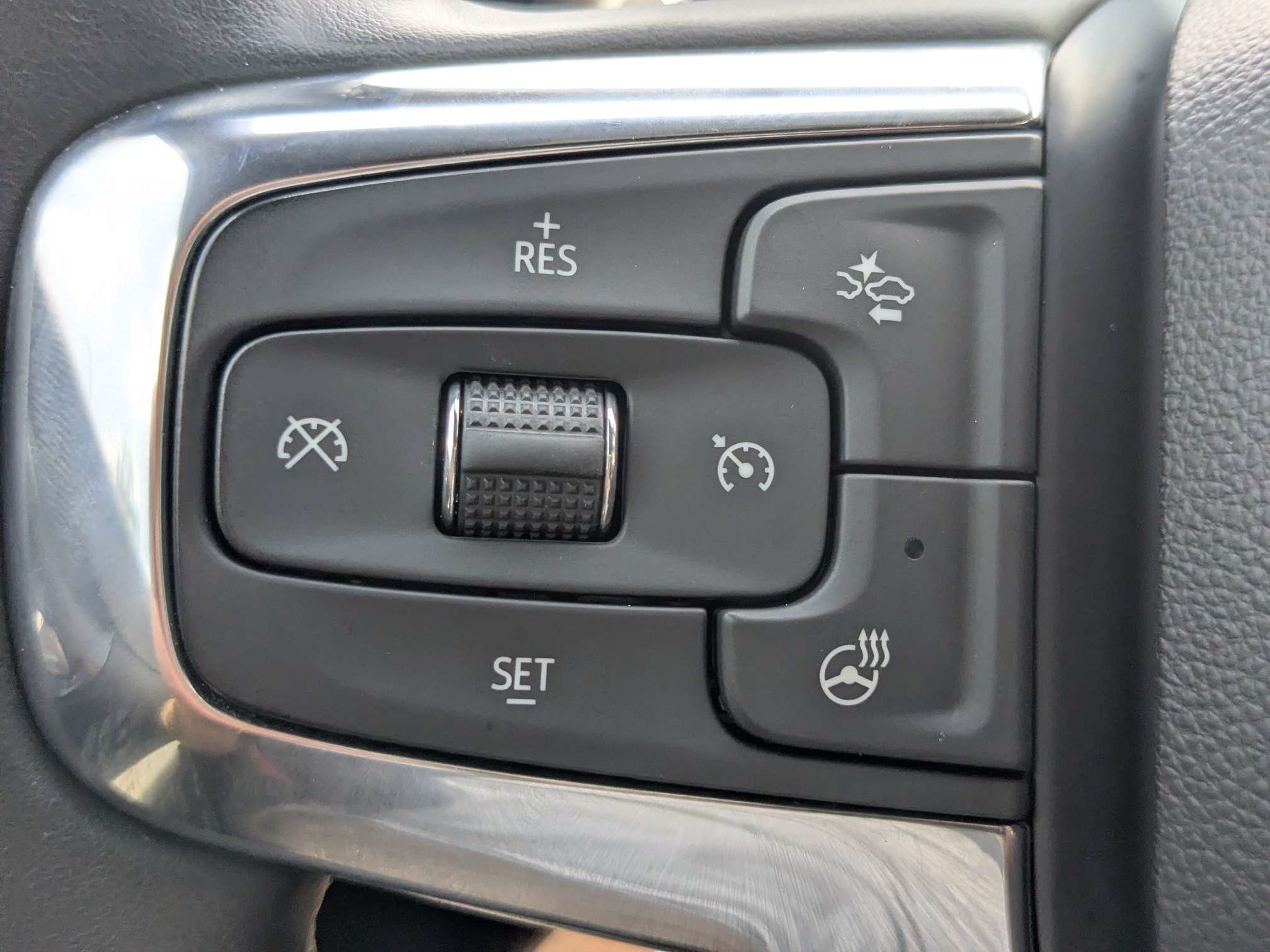 Used 2023 Chevrolet Blazer RS FWD image 34