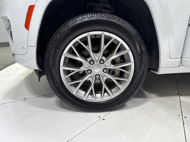 Used 2024 Jeep Grand Cherokee Summit w/ Adv Protech Group IV AWD/4WD image 11