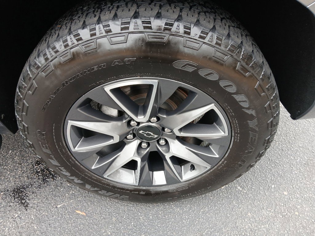 Used 2022 Chevrolet Suburban Z71 w/ Luxury Package image 21