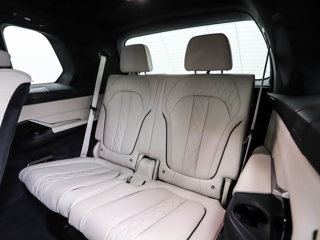 Used 2026 BMW X7 xDrive40i w/ M Sport Package image 23