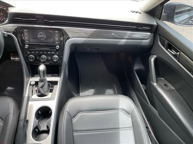Used 2020 Volkswagen Passat 2.0T R-Line FWD image 11