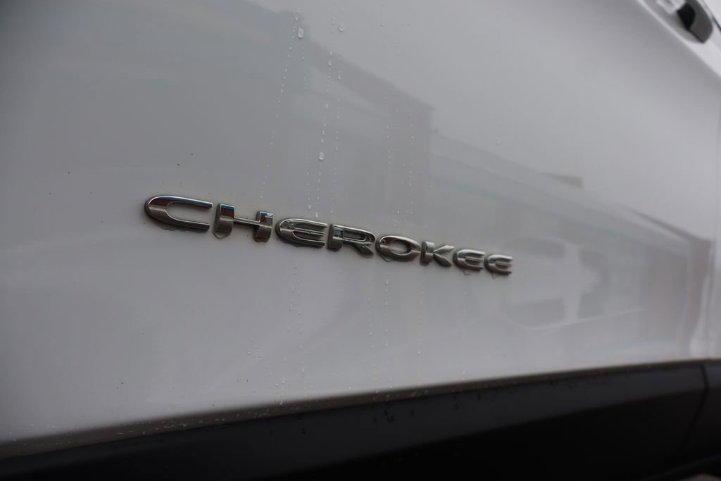 Used 2020 Jeep Cherokee Limited image 8