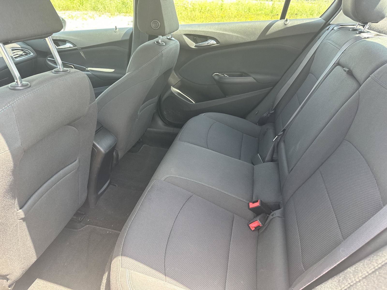 Used 2016 Chevrolet Cruze LT FWD image 18