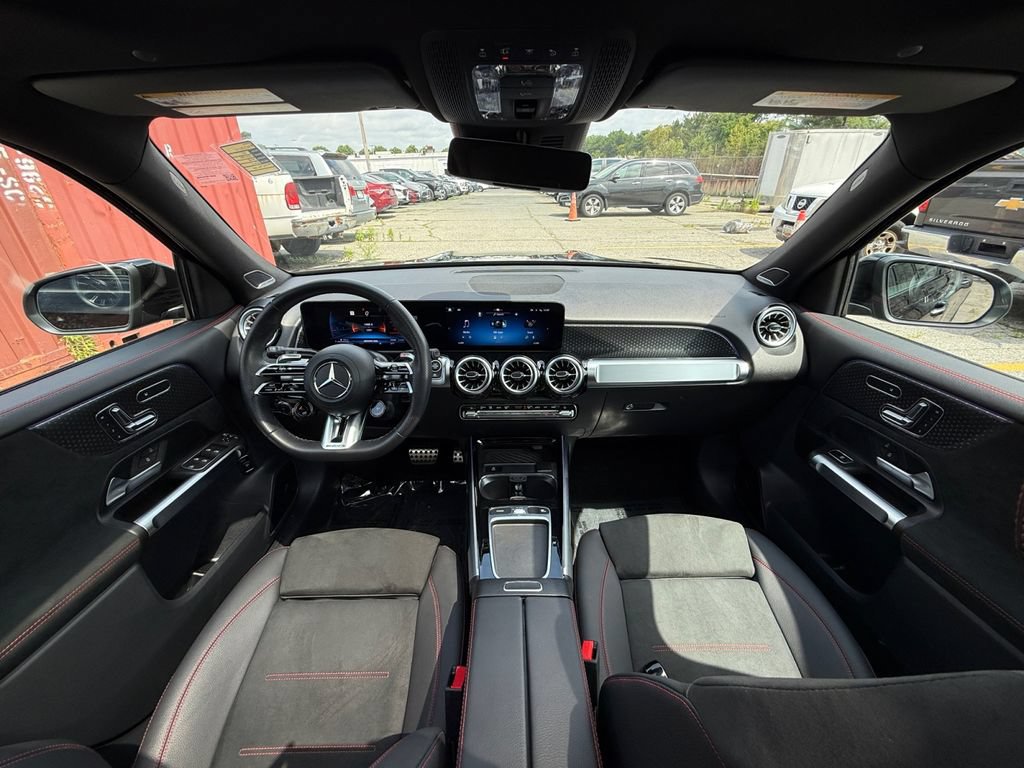 Used 2025 Mercedes-Benz GLB 35 AMG 4MATIC image 22