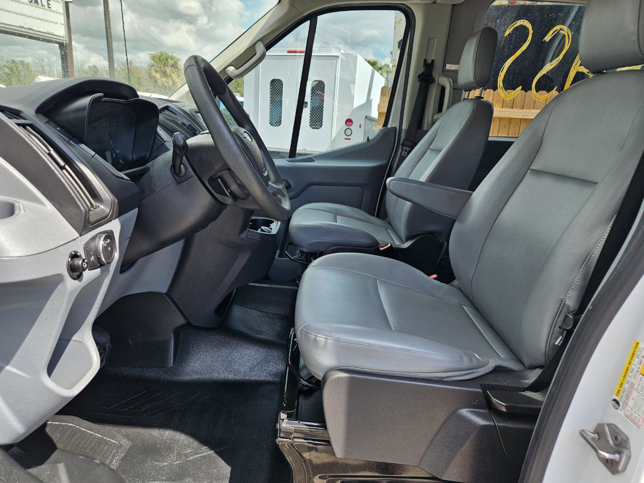 Used 2017 Ford Transit 350 XL RWD image 10