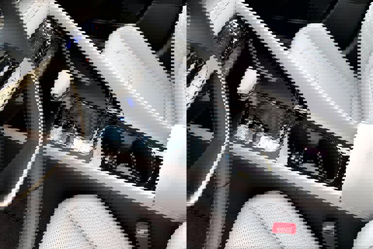 Used 2025 Hyundai Elantra Limited image 16