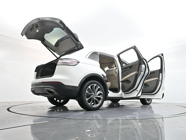 Used 2023 Lincoln Nautilus Reserve w/ Equipment Group 201A AWD/4WD image 40