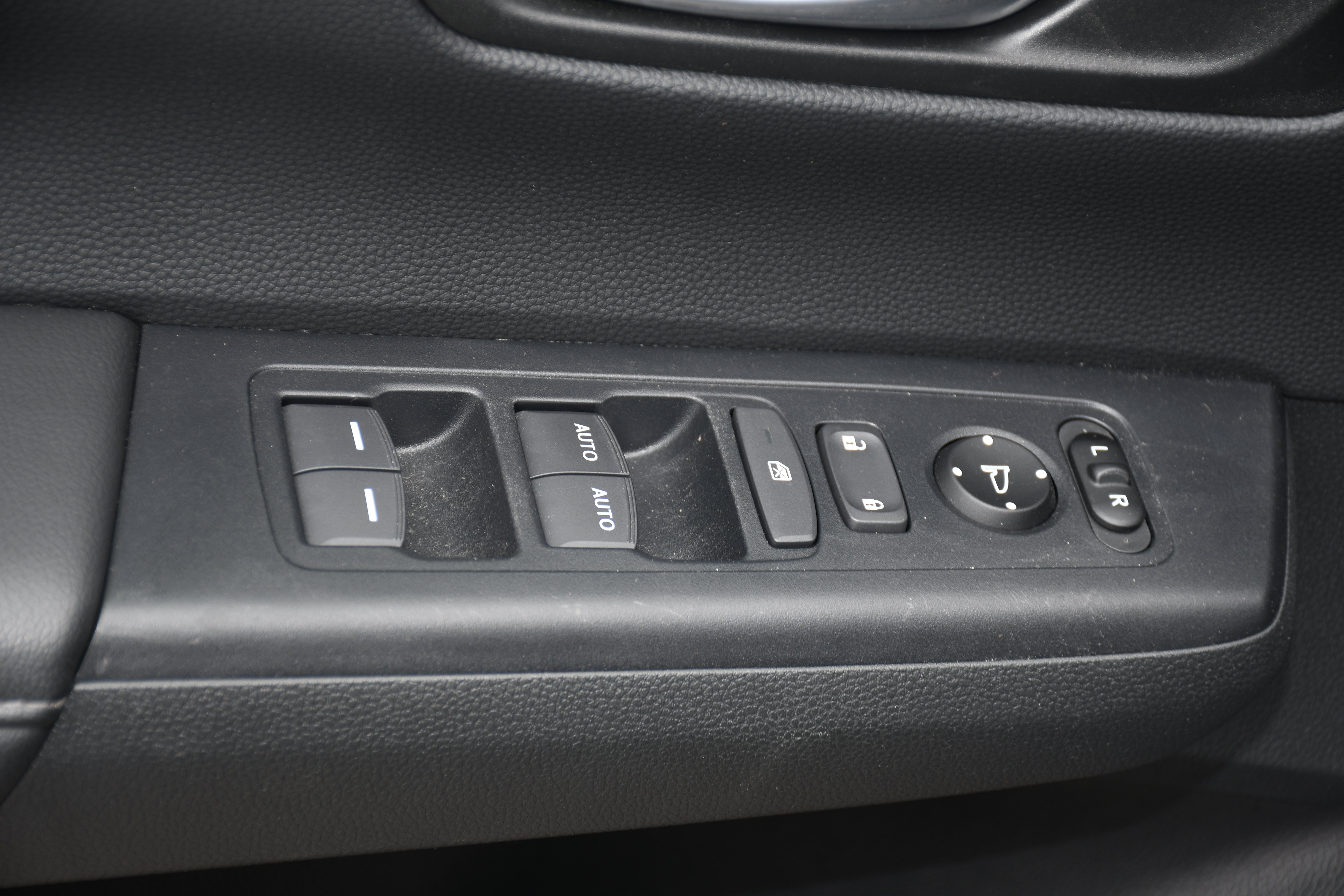 Certified 2024 Honda CR-V EX image 11