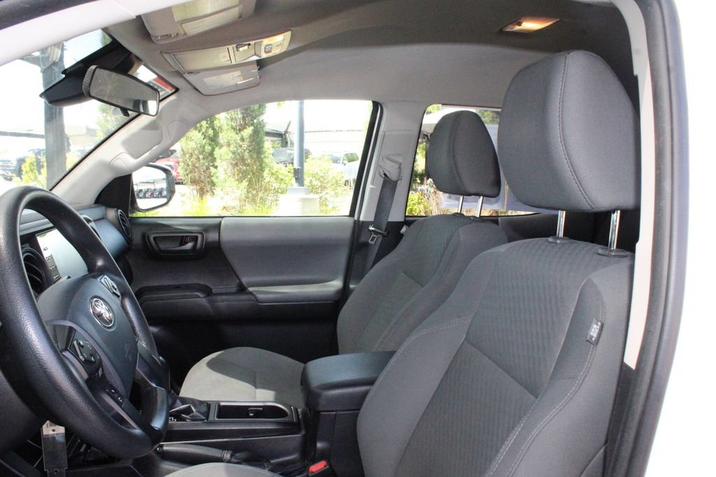 Used 2020 Toyota Tacoma SR AWD/4WD image 6