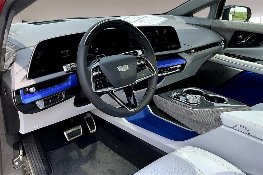 New 2025 Cadillac Optiq Sport 2 image 6