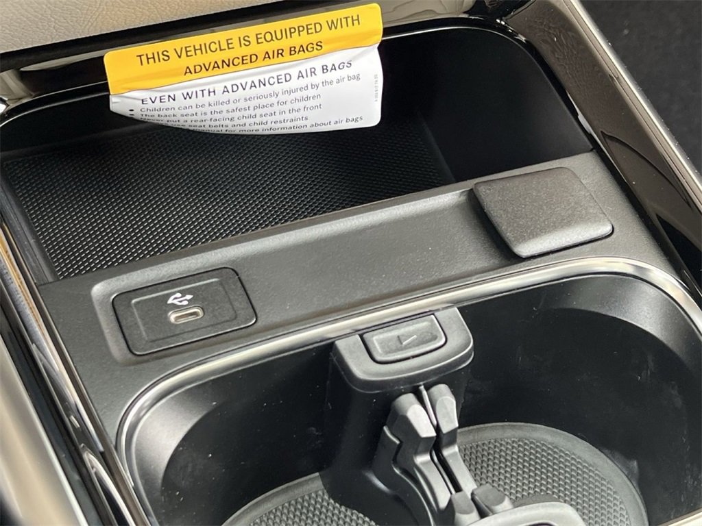 Certified 2025 Mercedes-Benz GLA 250 4MATIC image 32