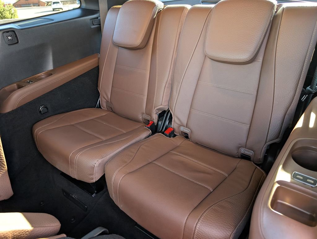 Used 2025 Mercedes-Benz GLS 580 4MATIC image 31