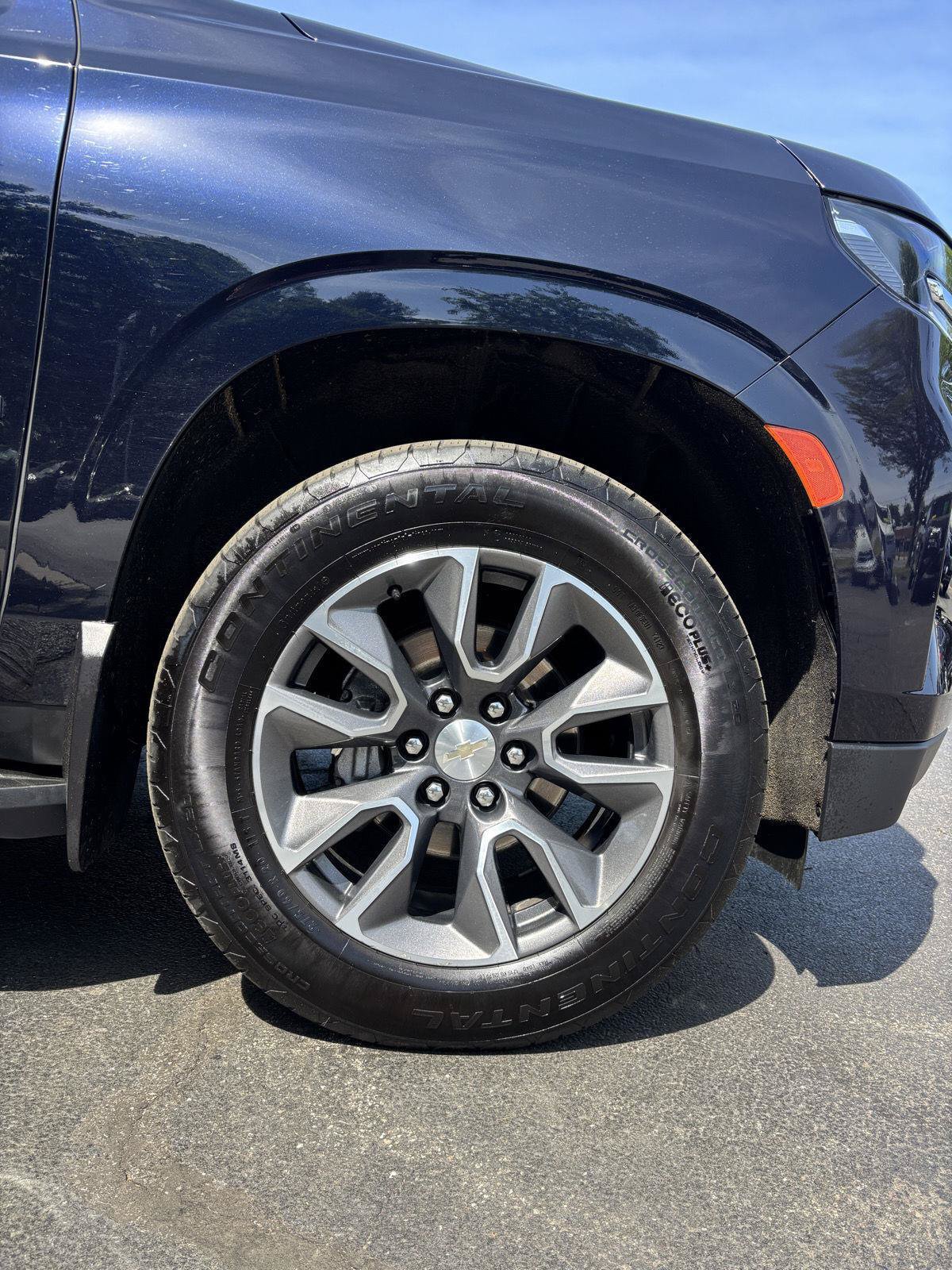 Used 2021 Chevrolet Suburban LT AWD/4WD image 7