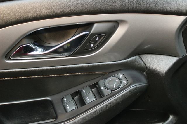 Used 2019 Chevrolet Traverse LT image 19
