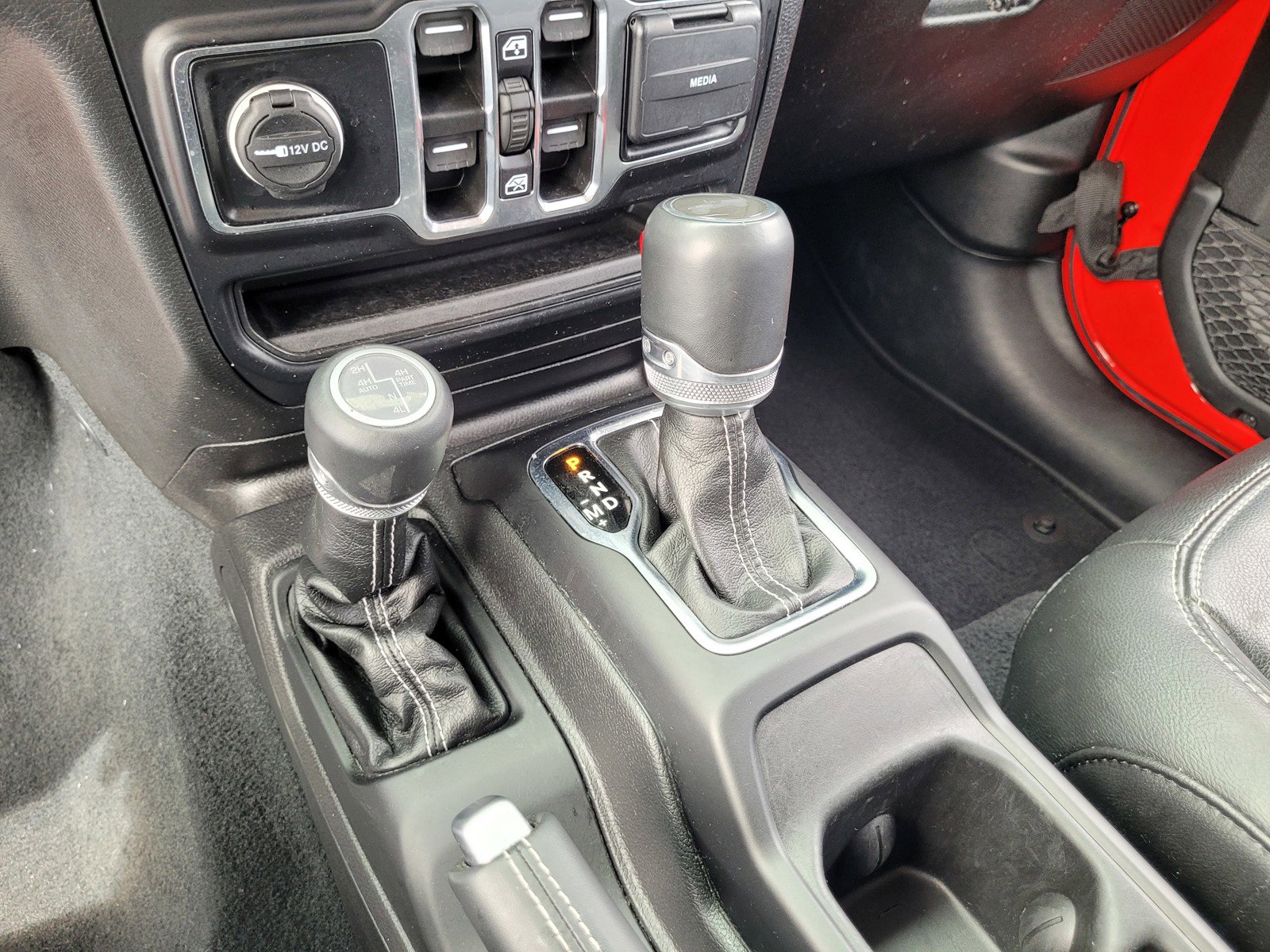 Used 2023 Jeep Wrangler Unlimited Sahara AWD/4WD image 21