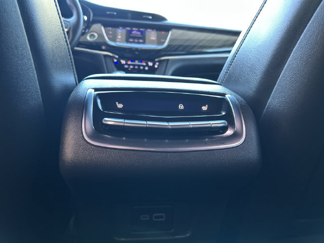 Used 2025 Cadillac XT6 Premium Luxury w/ Technology Package FWD image 30