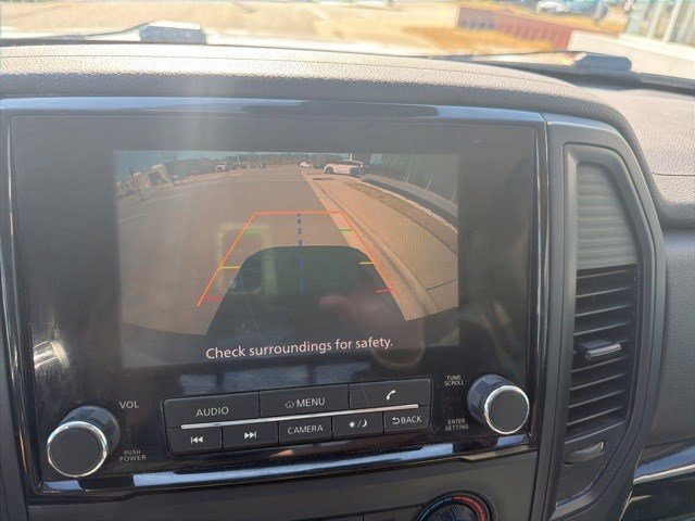 Used 2022 Nissan Titan SV image 17