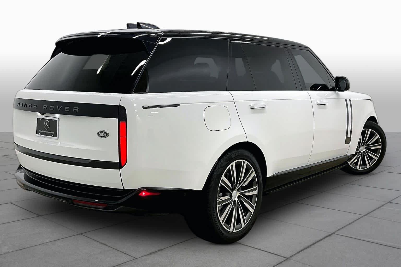Used 2023 Land Rover Range Rover Long Wheelbase SE AWD/4WD image 13