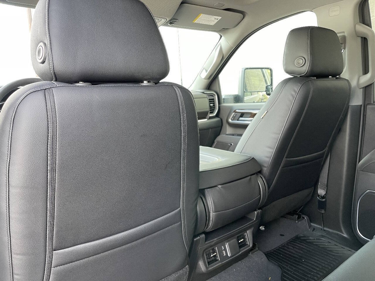 Used 2026 GMC Sierra 2500 SLE w/ SLE Value Package; AWD/4WD image 24