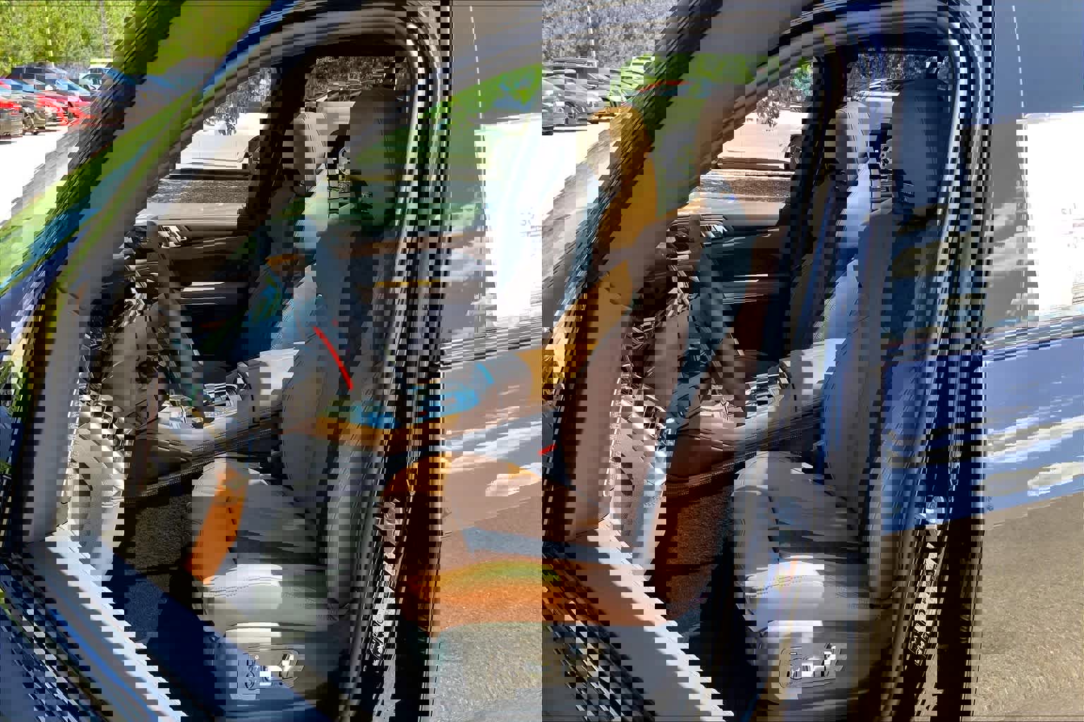 Used 2025 BMW X5 M Competition w/ Executive Package image 7