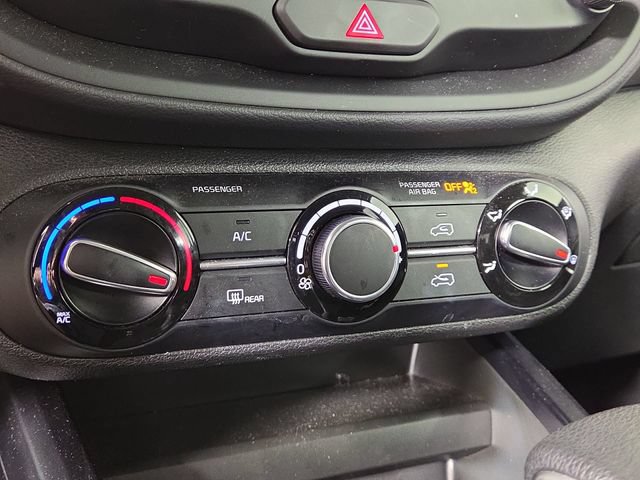 Certified 2025 Kia Soul LX w/ LX Technology Package FWD image 18