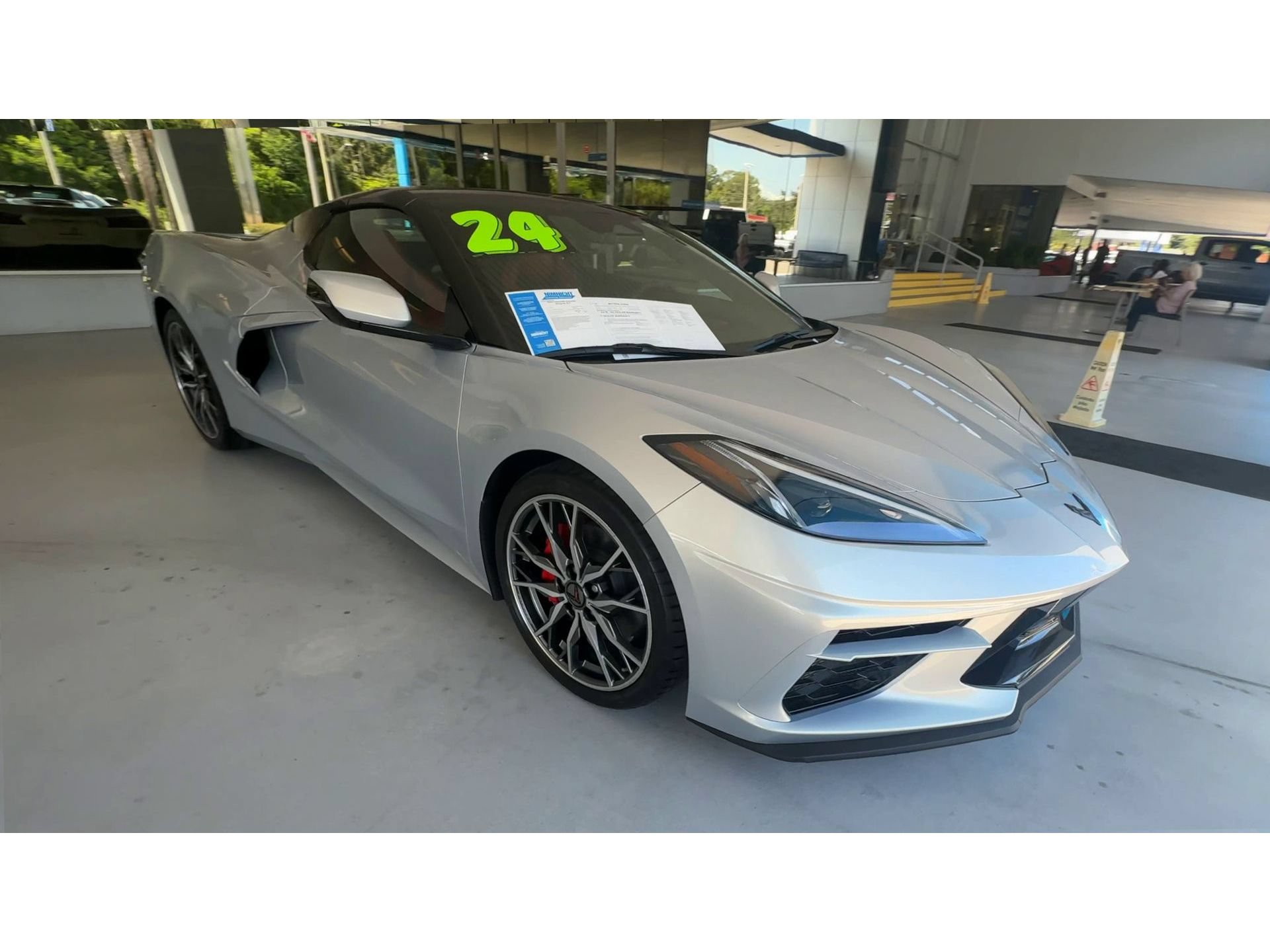 Used 2024 Chevrolet Corvette Stingray Premium Conv w/ Battery Protection Package RWD image 8