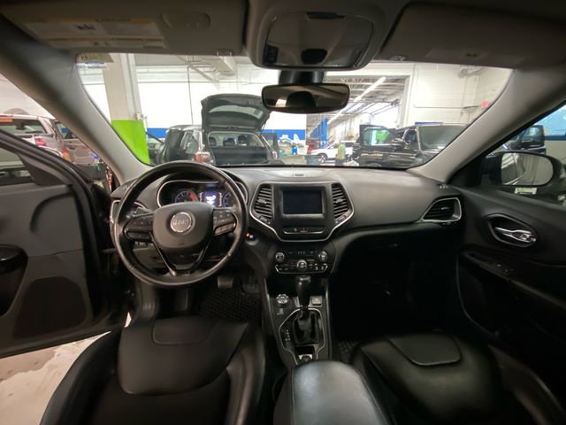 Used 2019 Jeep Cherokee Latitude Plus image 28