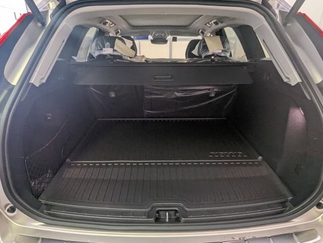New 2024 Volvo XC60 T8 Core w/ Protection Package Premier AWD/4WD image 11