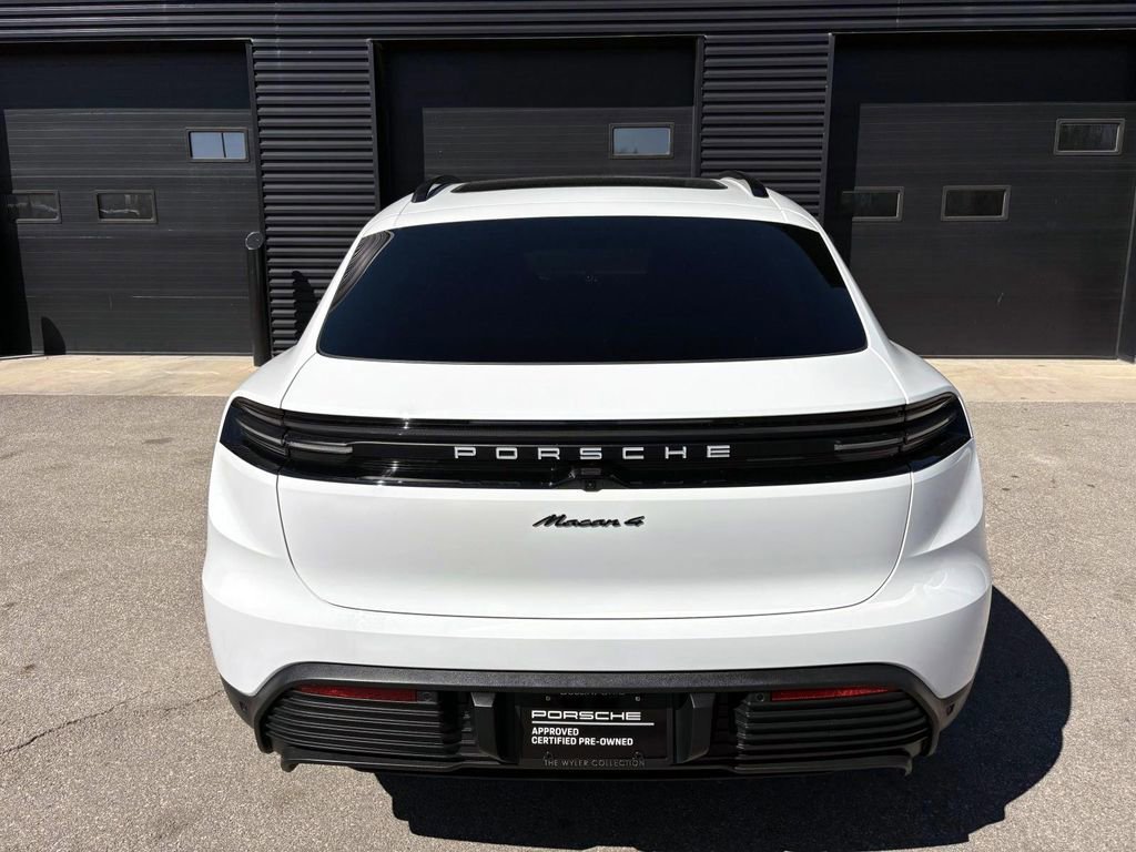 Used 2024 Porsche Macan 4 Electric image 9