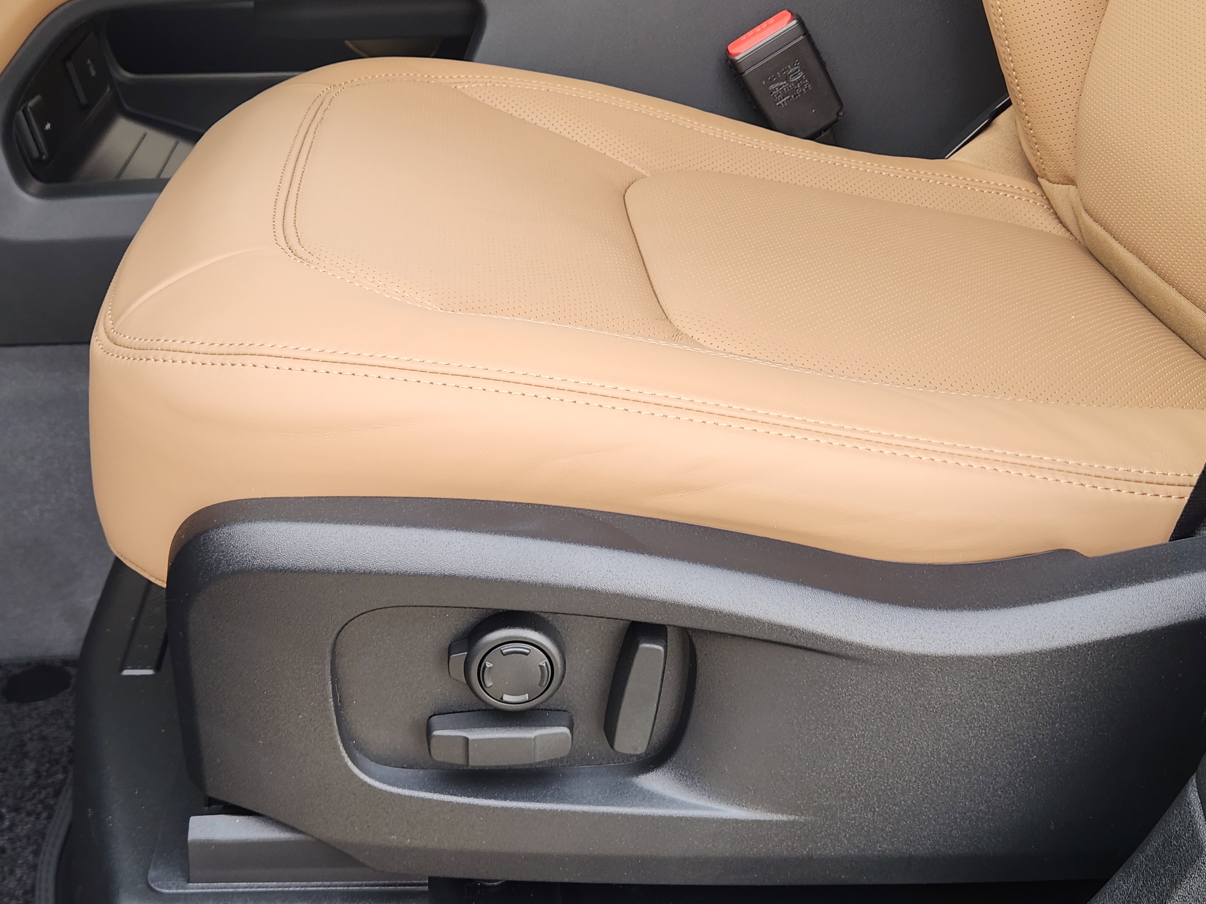 New 2026 Land Rover Defender 110 X-Dynamic SE image 26