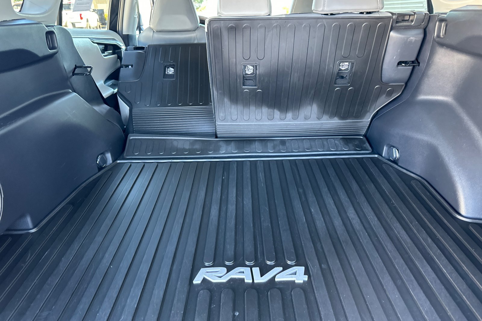 Used 2020 Toyota RAV4 Limited w/ All Weather Liner Package AWD/4WD image 16