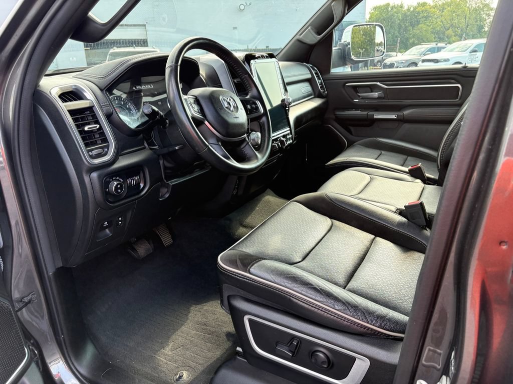 Used 2024 RAM 1500 Laramie AWD/4WD image 15