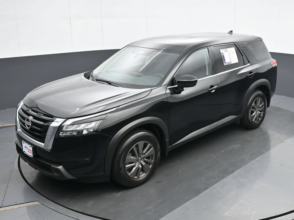 Used 2025 Nissan Pathfinder S AWD/4WD image 17