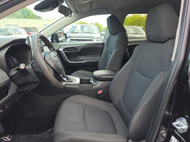 Used 2024 Toyota RAV4 LE AWD/4WD image 22