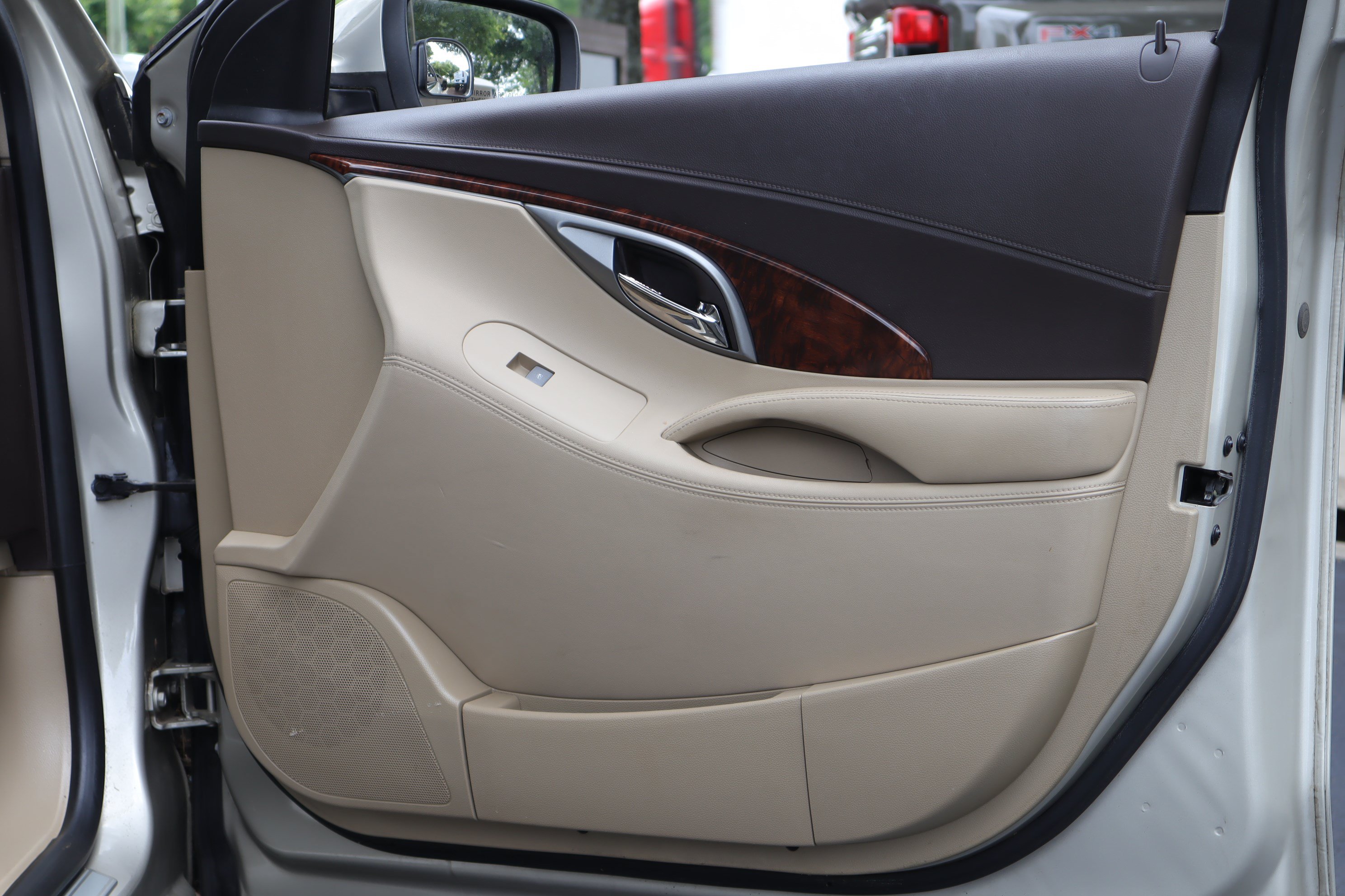 Used 2013 Buick LaCrosse Leather FWD image 26