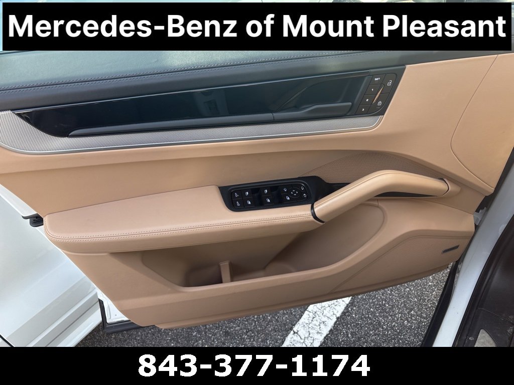 Used 2024 Porsche Cayenne S image 8