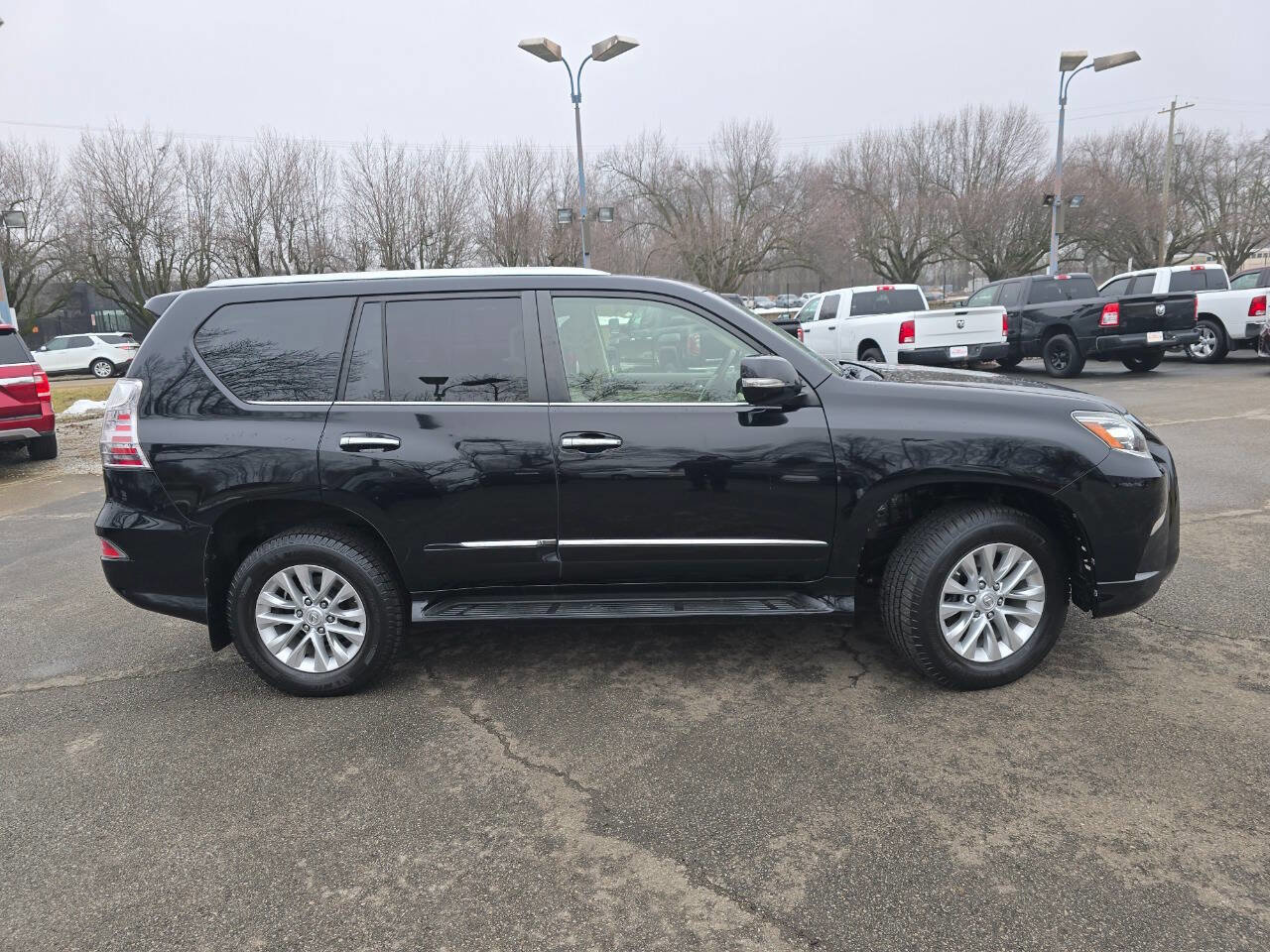 Used 2017 Lexus GX 460 Premium w/ Premium Package image 4